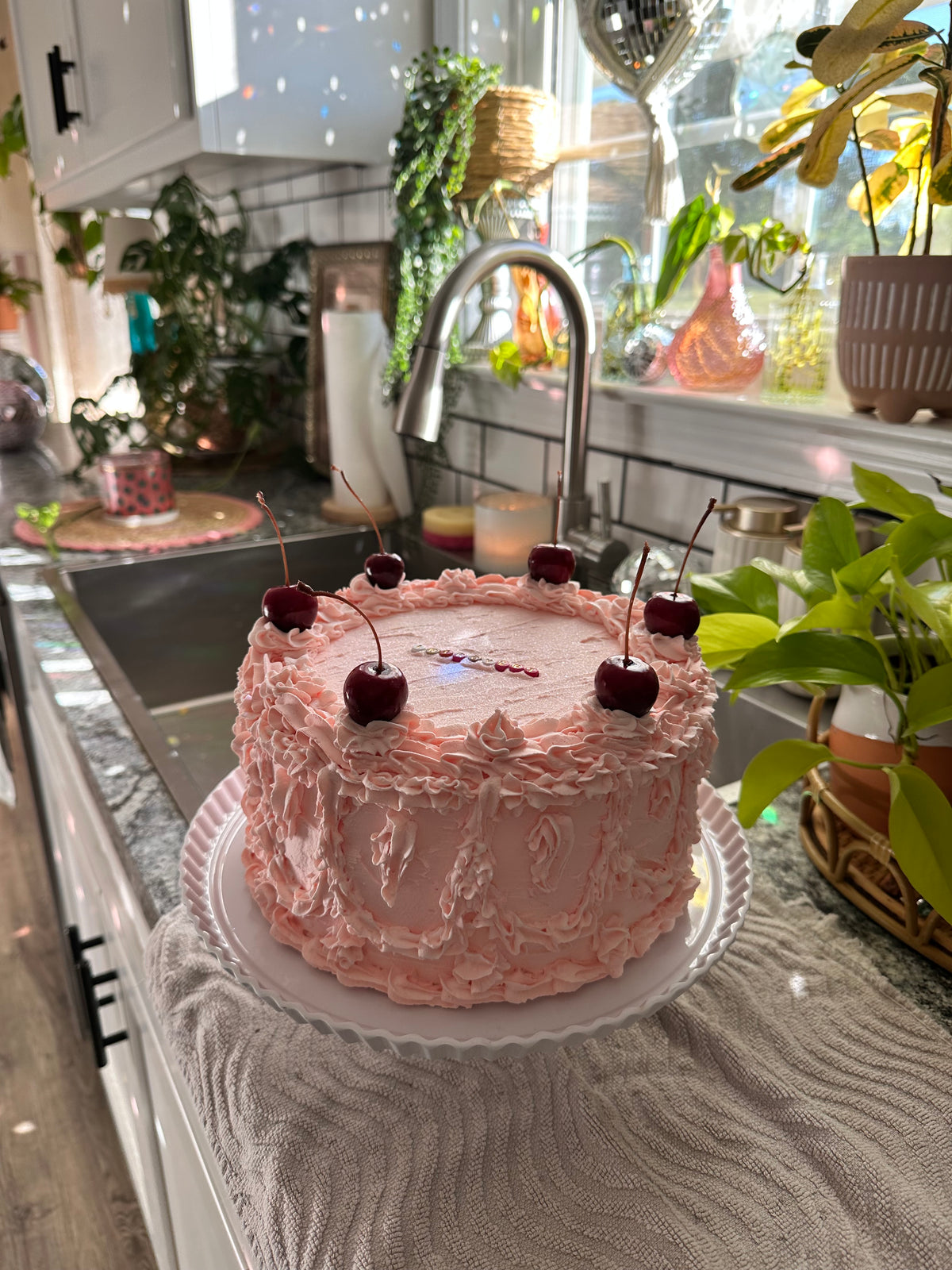 The Introvert Cake 💅🍒✨ Only 1 Available ✨⭐️